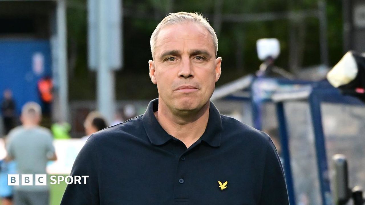 Cuộc biến động HLV tại EFL mùa giải 2026-27: Michael Duff ra đi, Tom Hounsell tiếp quản Wycombe