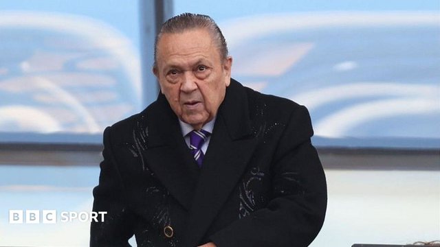 David Sullivan dự kiến có mặt tại trận EFL Cup dù bị khuyến cáo không nên