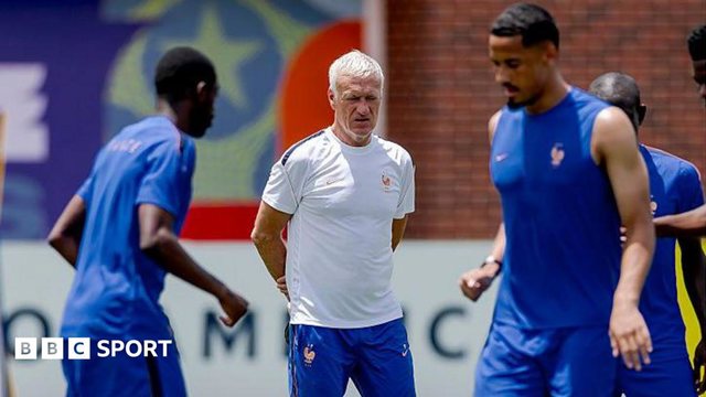 Deschamps dự đoán trận bán kết hấp dẫn giữa Pháp và Tây Ban Nha