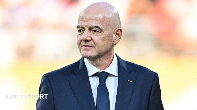 FIFA lên tiếng bảo vệ Gianni Infantino giữa sóng gió
