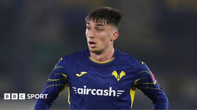 Kieron Bowie gia nhập Sassuolo theo dạng cho mượn từ Hellas Verona