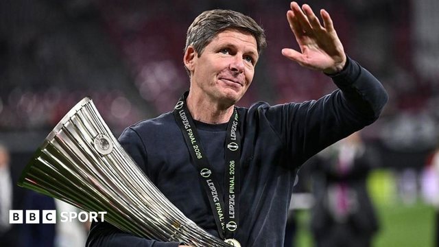 Nottingham Forest bổ nhiệm Oliver Glasner làm HLV thứ năm trong vòng một năm